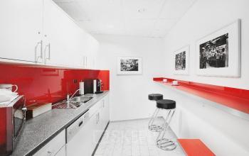 Büro mieten im modernen Business Center an der Heilbronner Straße mit großer Küche 